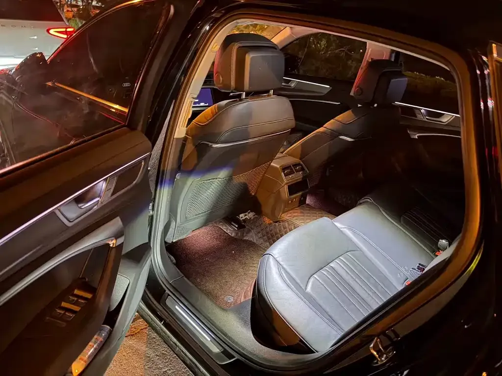 Audi A6L 2024 из CN, фото 5