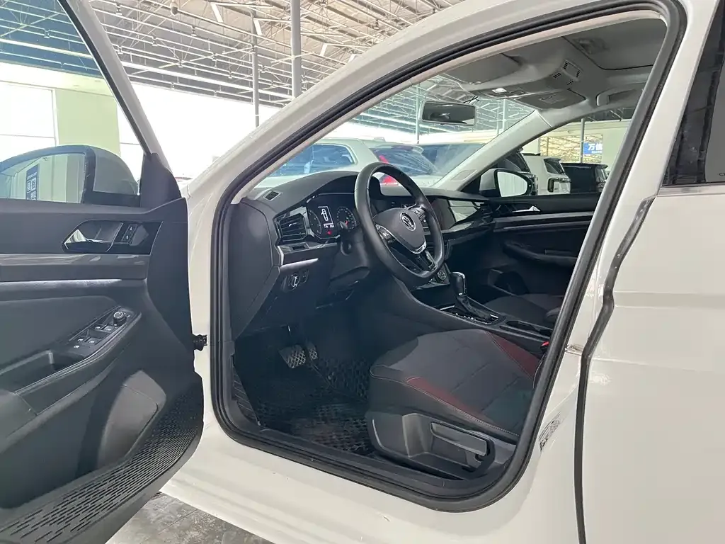 Volkswagen Bora 2022 из CN, фото 5
