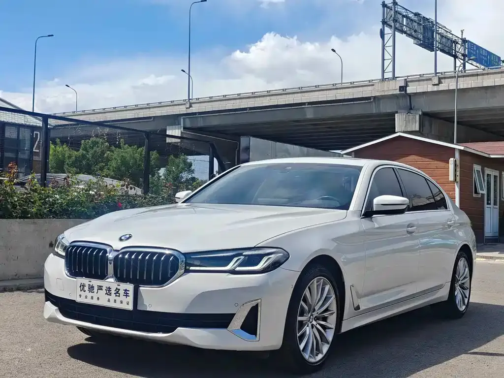 BMW 5 Series — фото 1