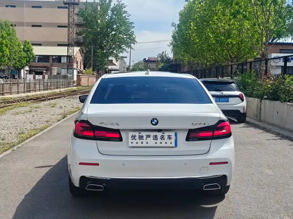 BMW 5 Series — фото 10
