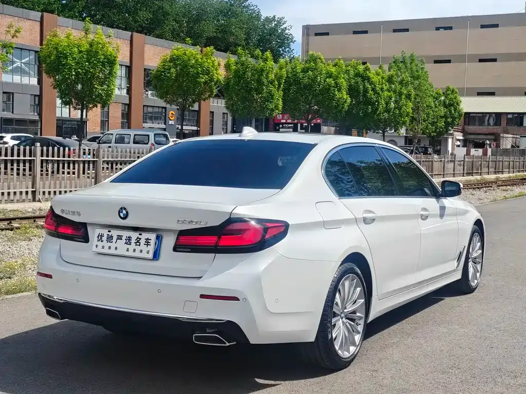 BMW 5 Series — фото 8