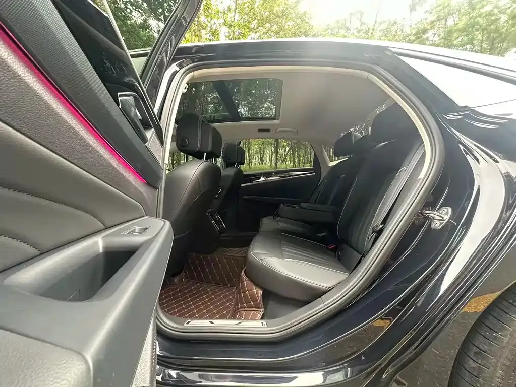 Volkswagen Passat — фото 5