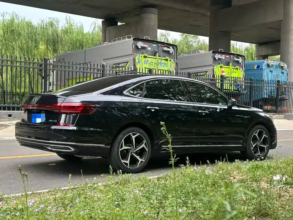 Volkswagen Passat — фото 6
