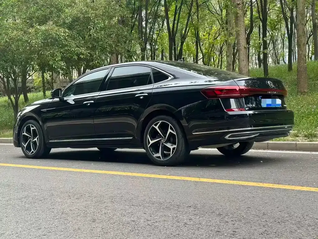 Volkswagen Passat — фото 9
