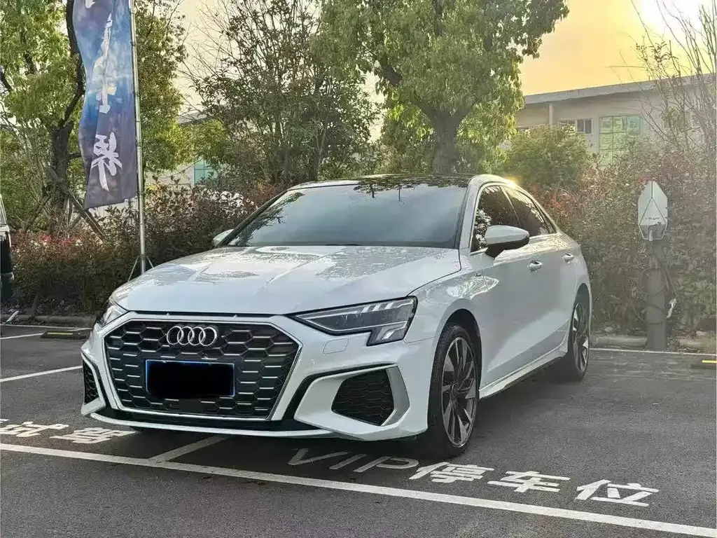 Audi A3 2023 из CN, фото 1