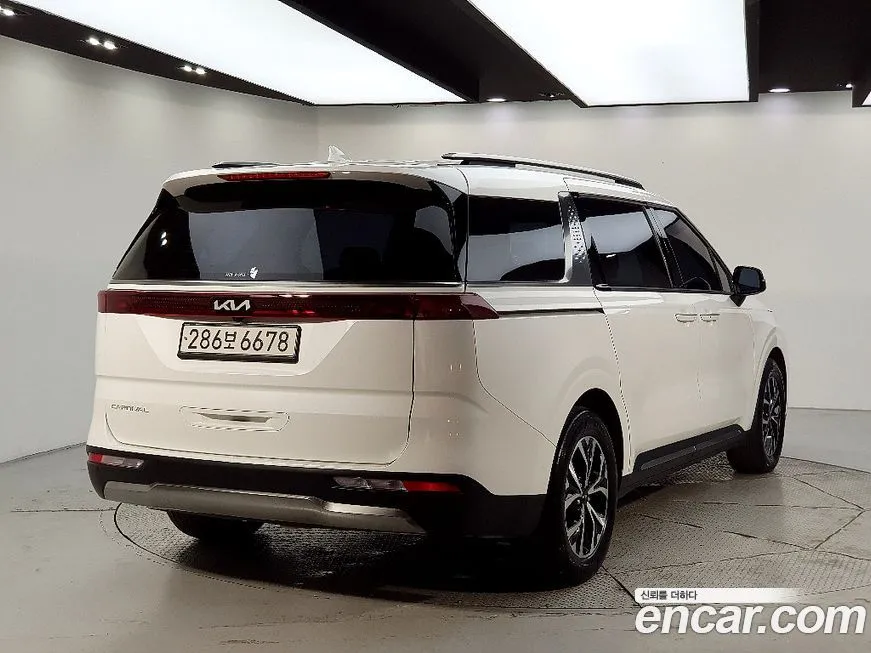 Kia Carnival — фото 10