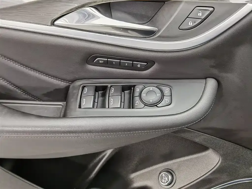Buick Enclave 2021 из CN, фото 9