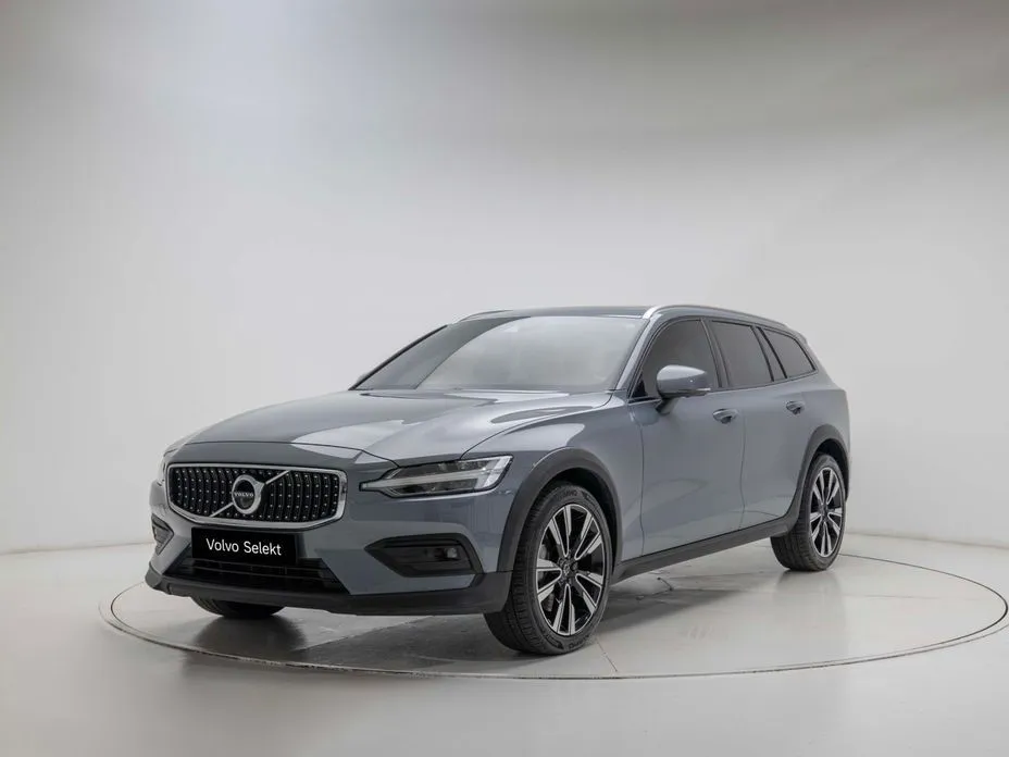 Volvo V60 — фото 1