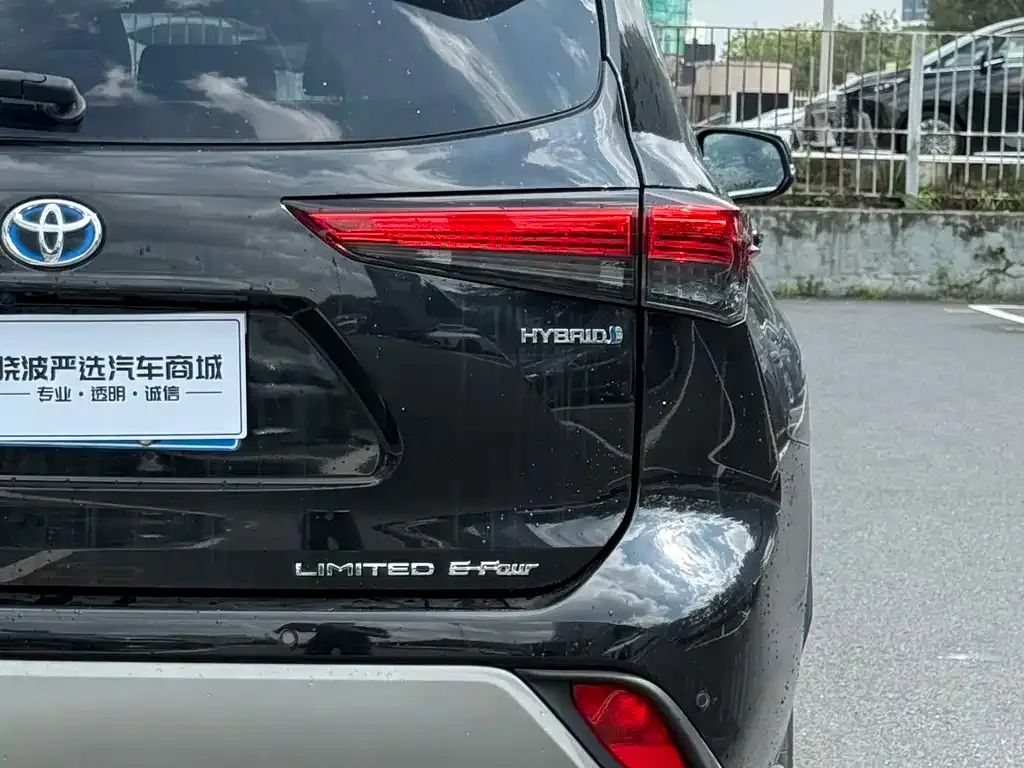 Toyota Highlander — фото 10