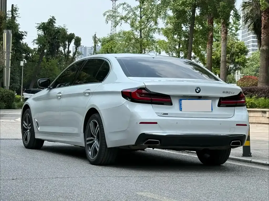 BMW 5 Series — фото 10