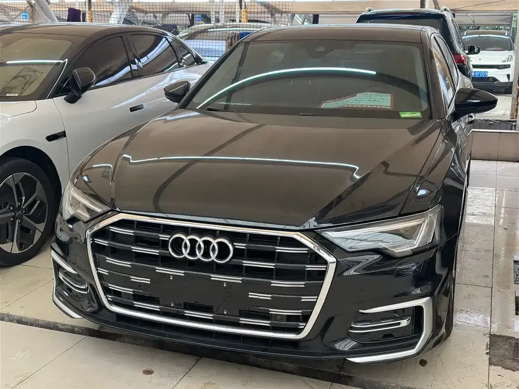 Audi A6L — фото 1
