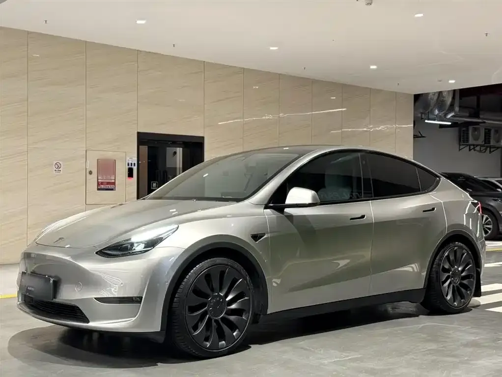 Tesla Model Y — фото 7