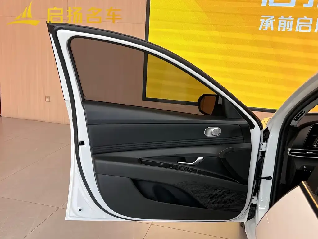 Hyundai Elantra 2022 из CN, фото 3