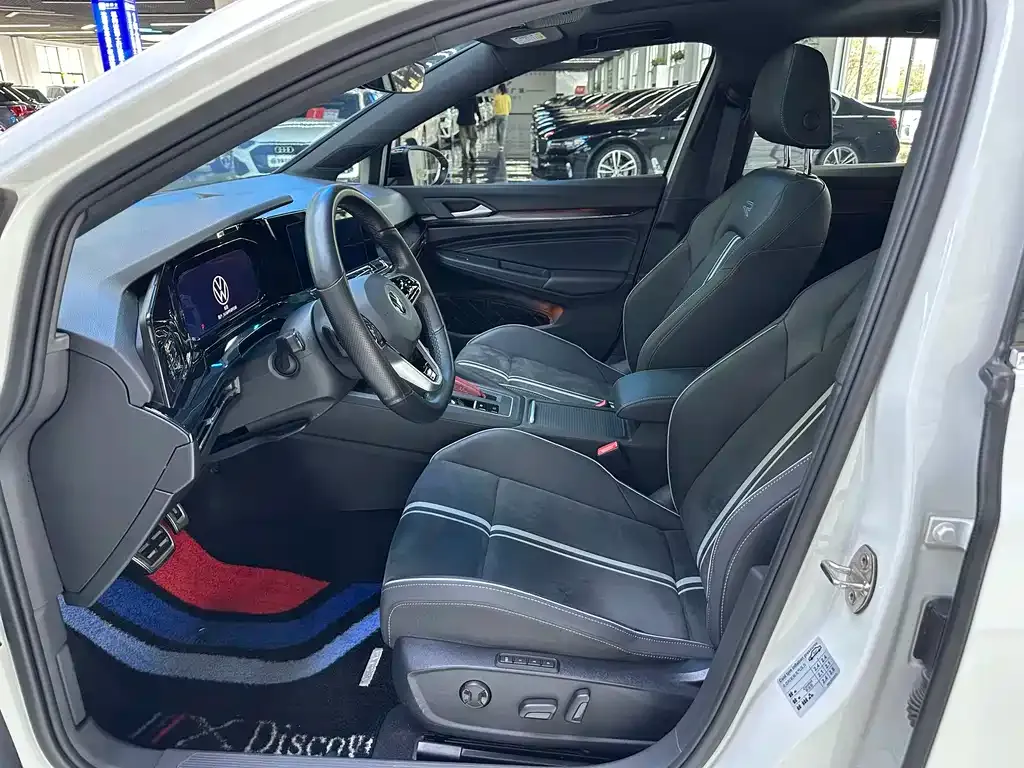 Volkswagen Golf 2021 из CN, фото 4