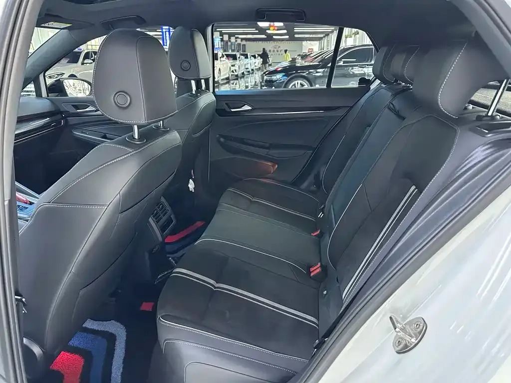 Volkswagen Golf 2021 из CN, фото 9