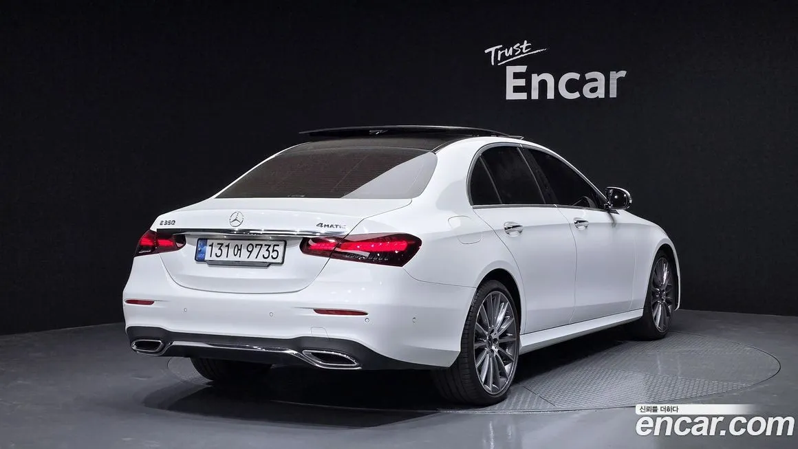 Mercedes-Benz E-Class — фото 4