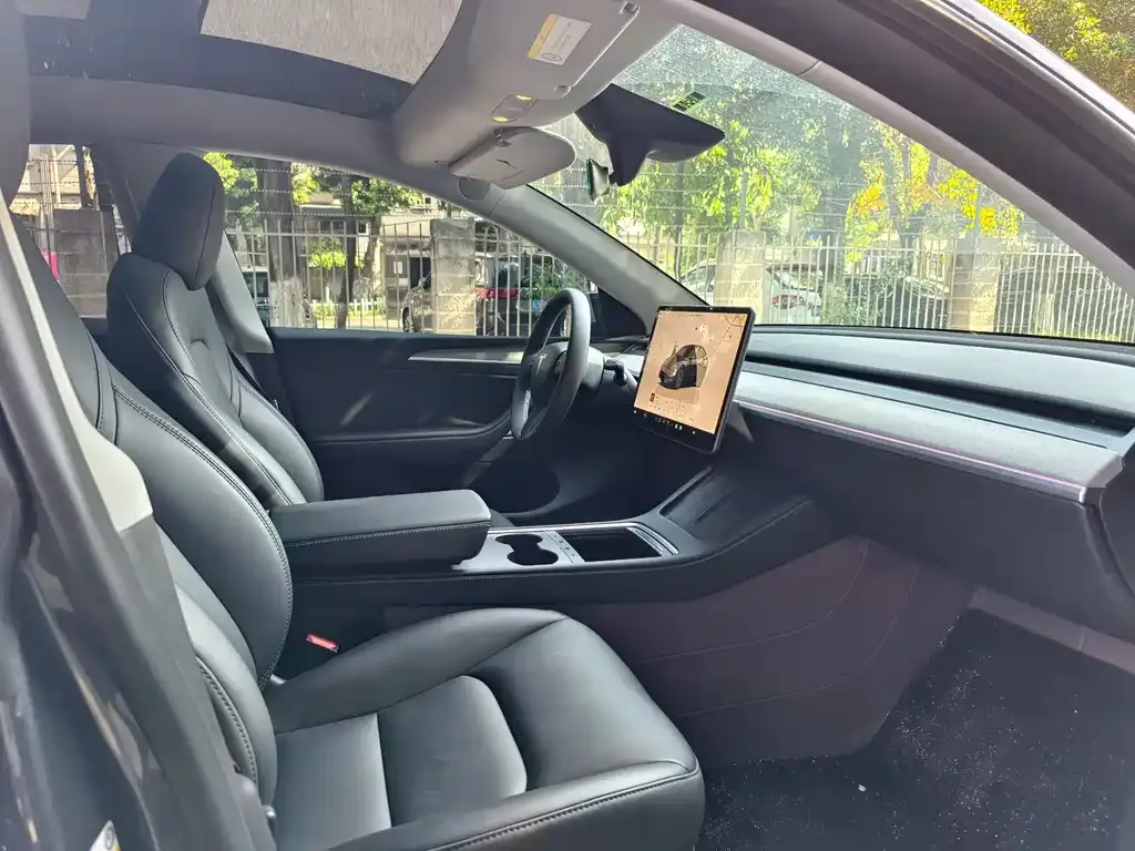 Tesla Model Y 2024 из CN, фото 2