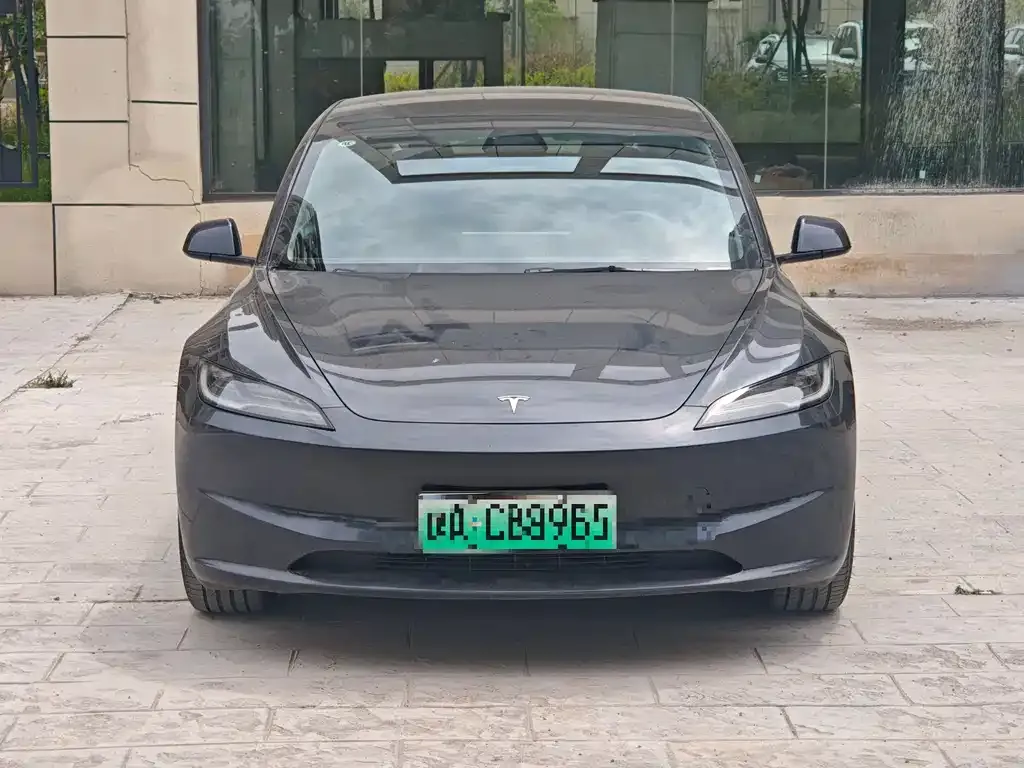 Tesla Model 3 — фото 2
