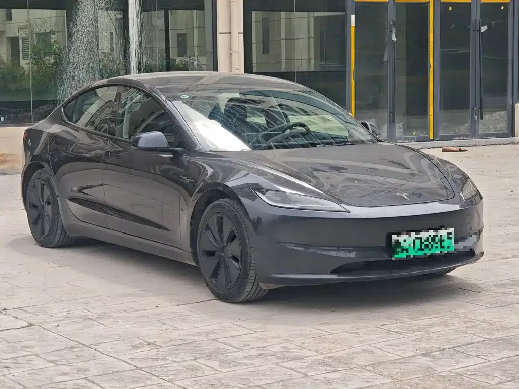 Tesla Model 3 — фото 7