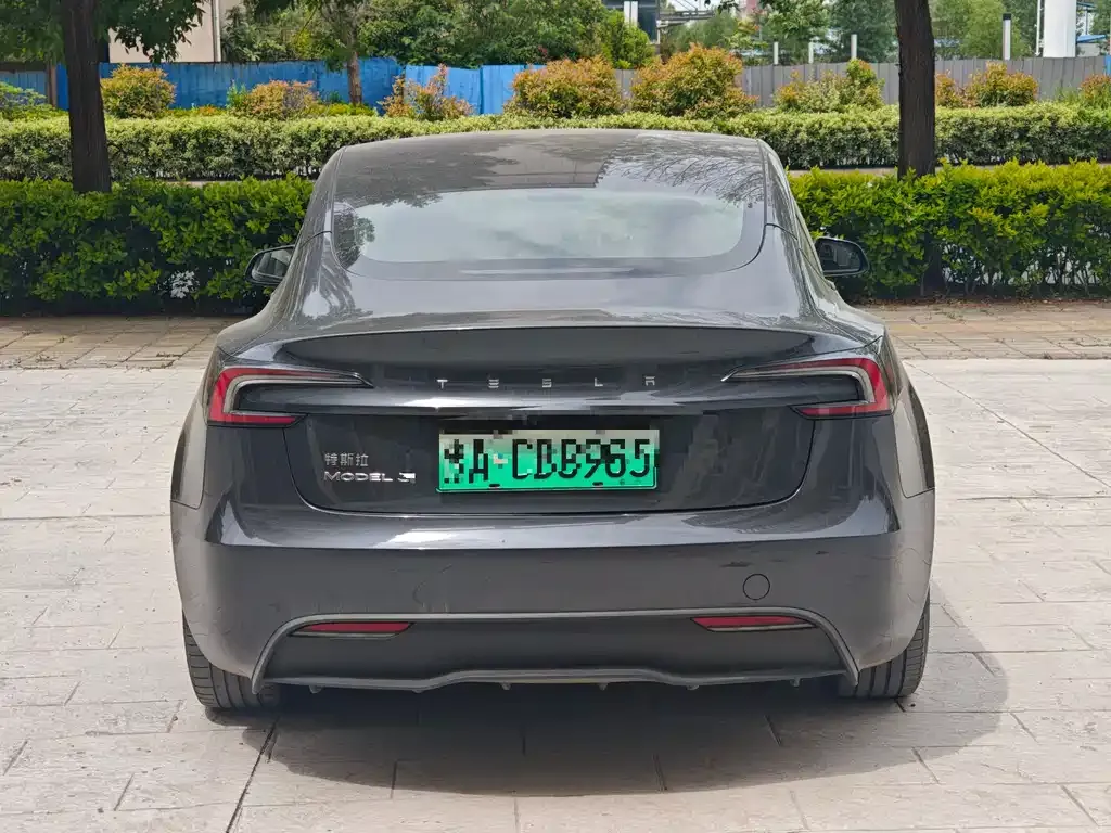 Tesla Model 3 — фото 4