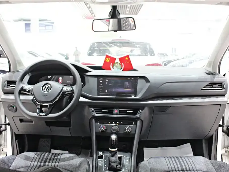 Volkswagen Tharu — фото 2