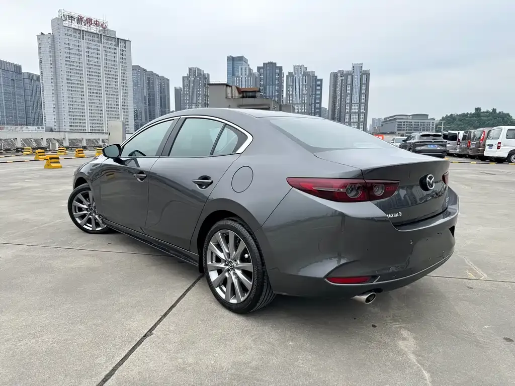 Mazda 3 Axela — фото 4