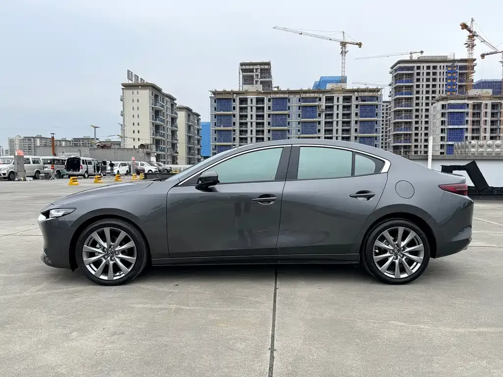 Mazda 3 Axela — фото 10