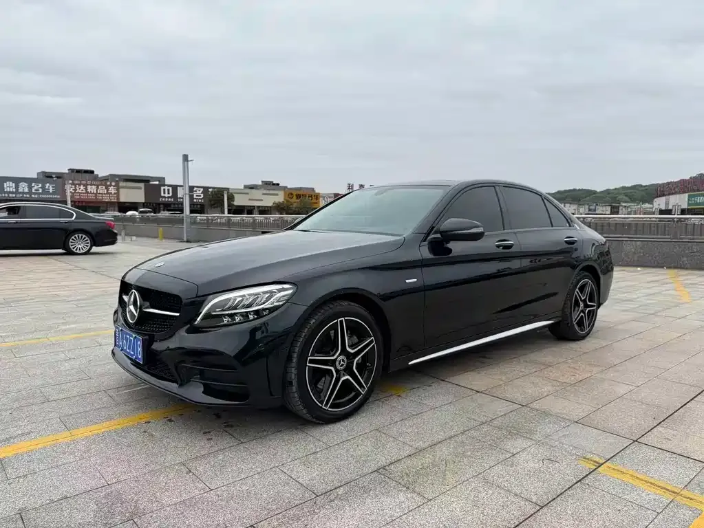 Mercedes-Benz C-Class — фото 1
