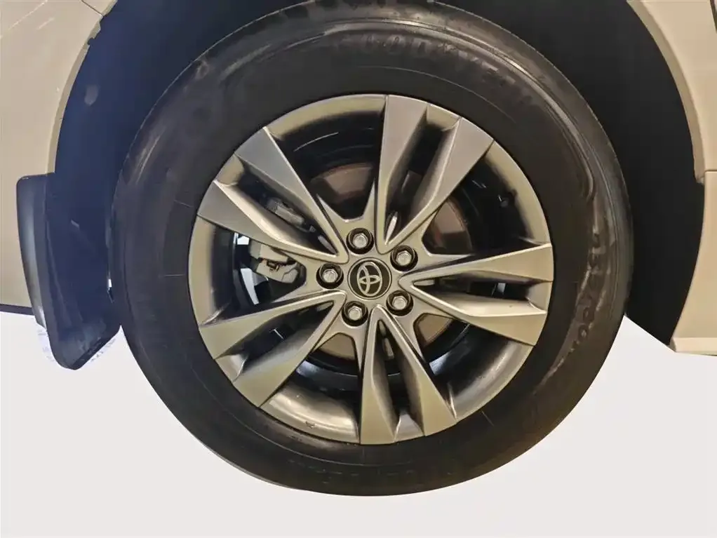 Toyota Sienna 2025 из CN, фото 2