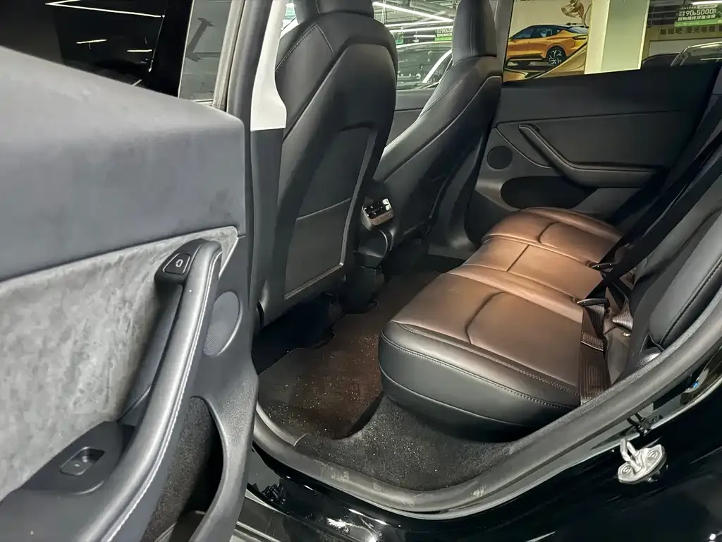 Tesla Model Y 2023 из CN, фото 9