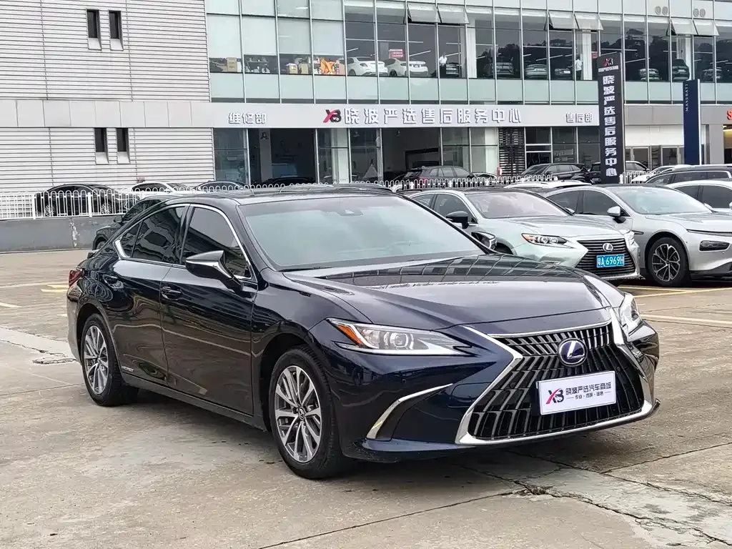 Lexus ES — фото 9