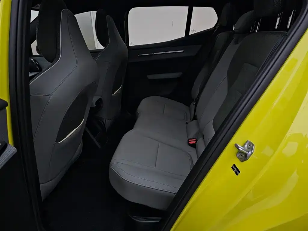 Volvo EX30 2024 из CN, фото 7