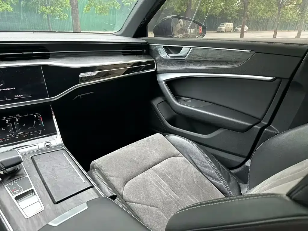 Audi A6L 2022 из CN, фото 8