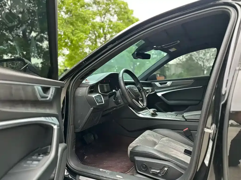 Audi A6L 2022 из CN, фото 4