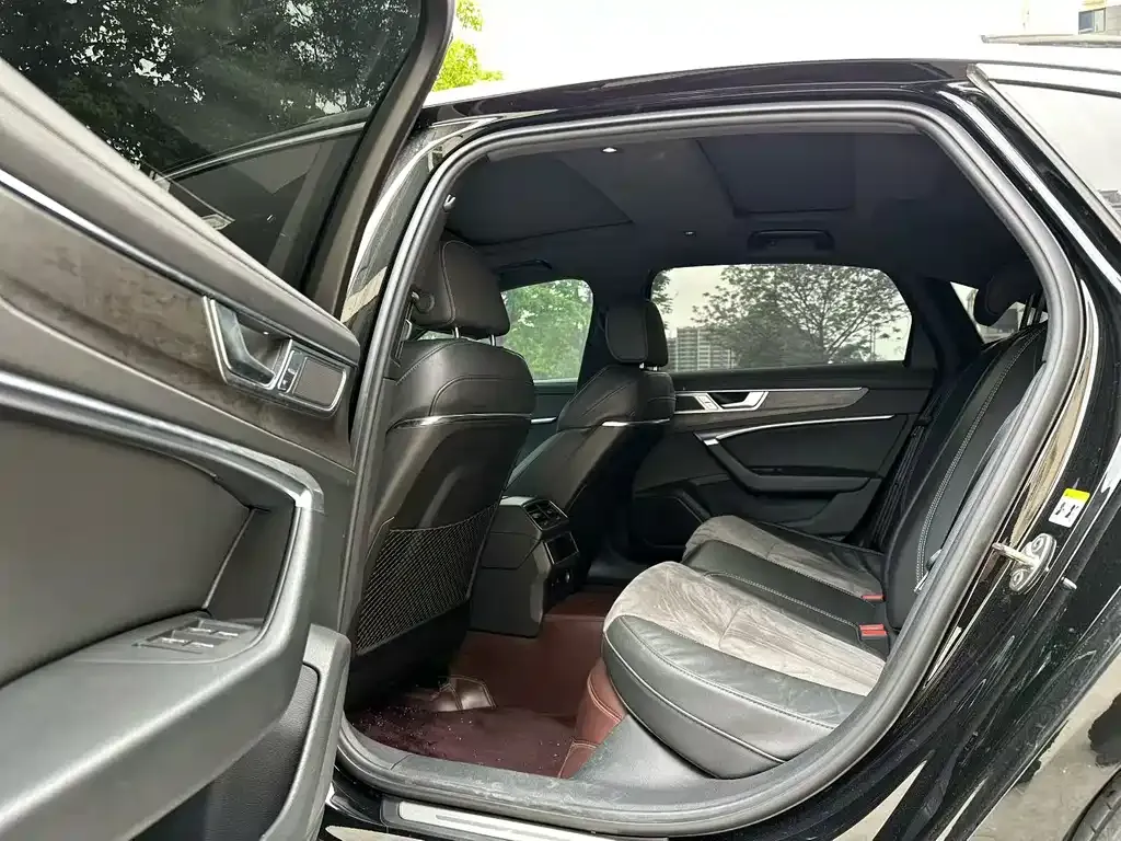 Audi A6L 2022 из CN, фото 6