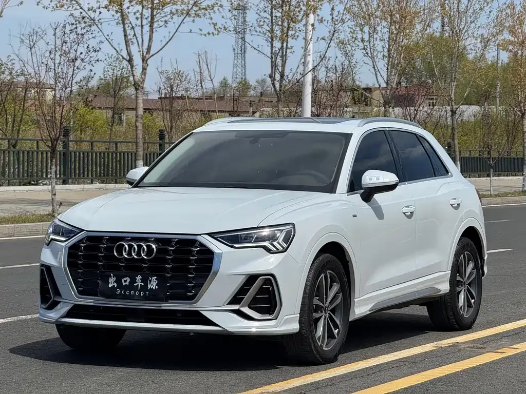 Audi Q3 — фото 1
