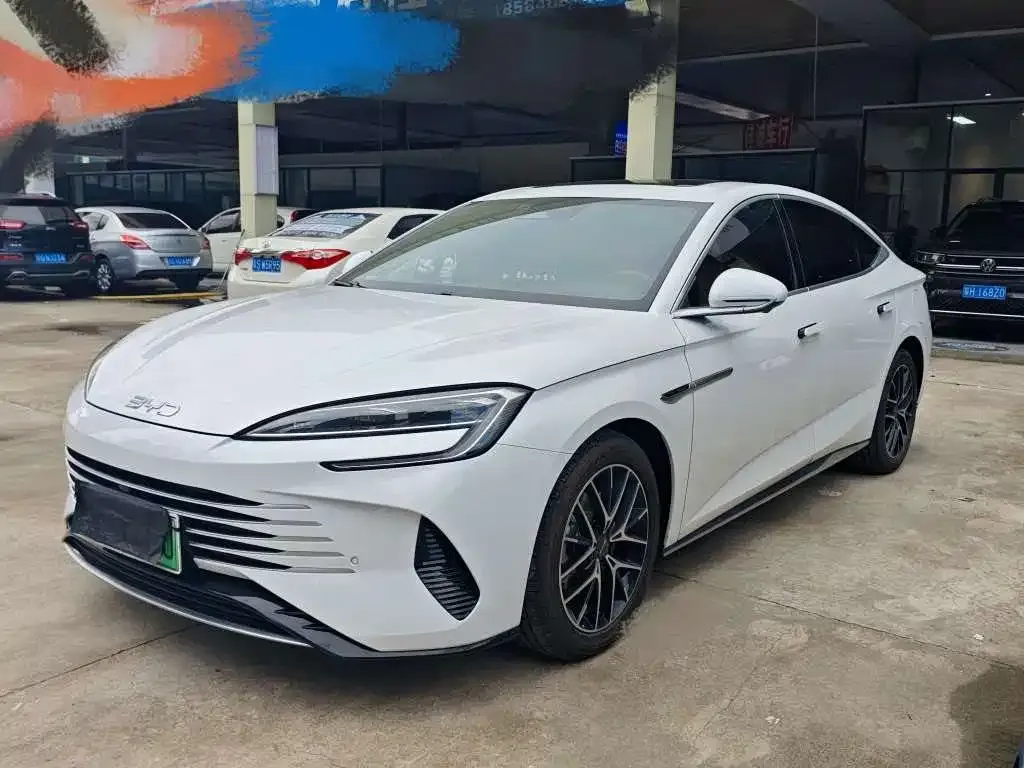 BYD Seal — фото 1
