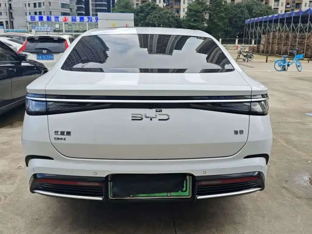 BYD Seal — фото 3