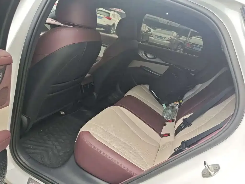 BYD Seal — фото 2