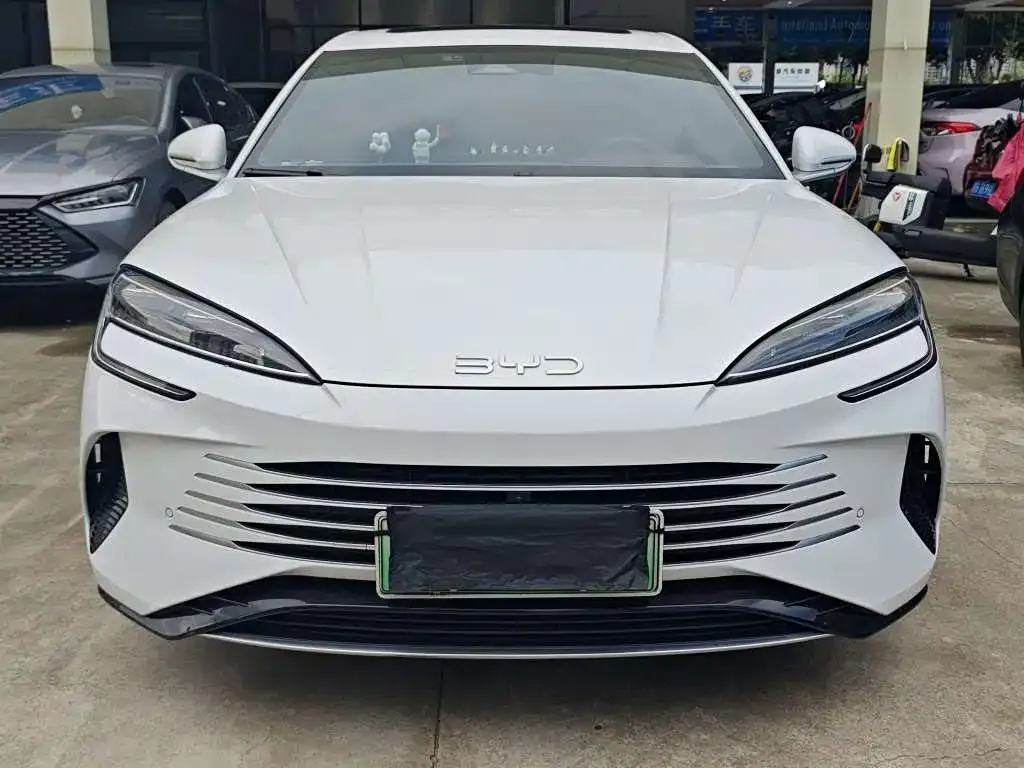BYD Seal — фото 9