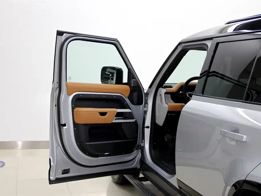Land Rover Defender — фото 9