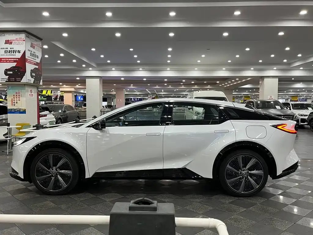 Toyota bZ5 2026 из CN, фото 4
