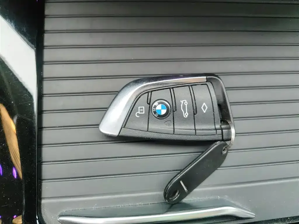 BMW X3 — фото 10