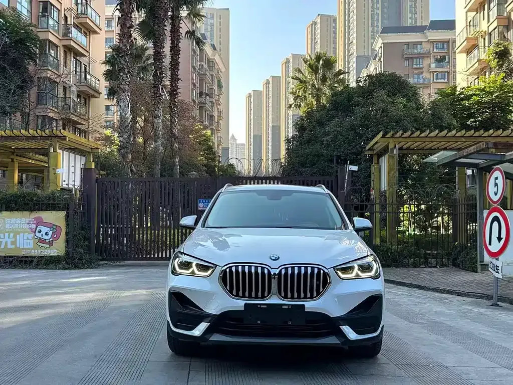 BMW X1 — фото 9