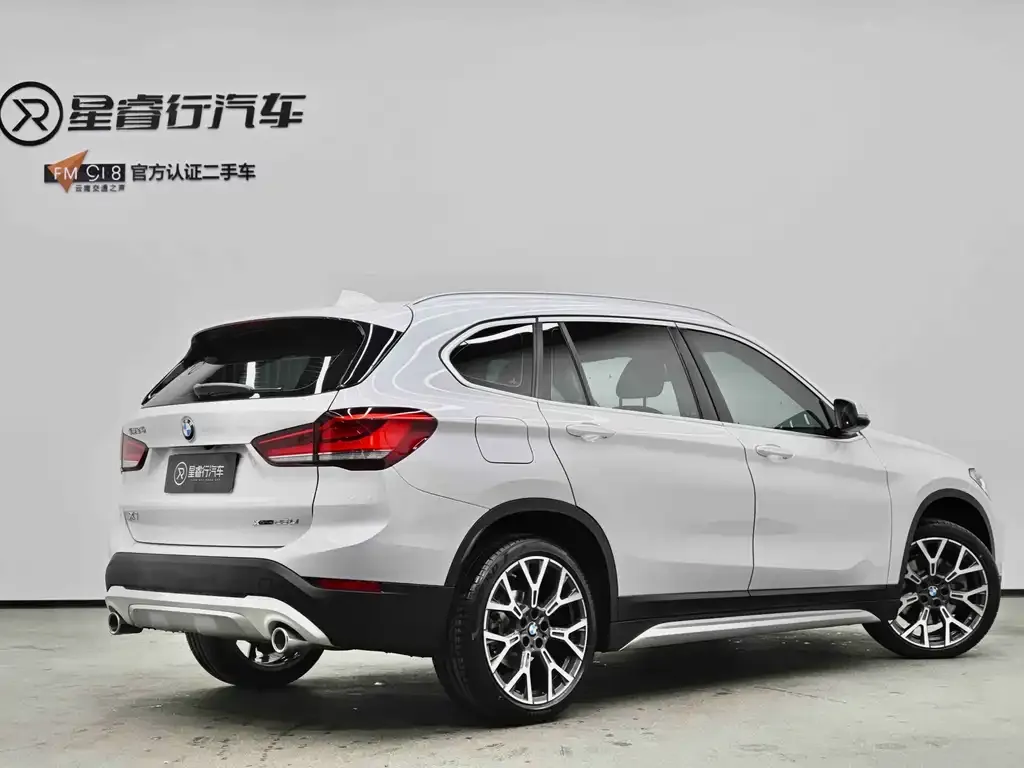 BMW X1 — фото 8