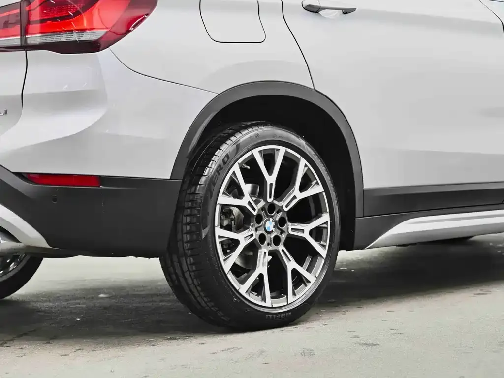 BMW X1 — фото 10