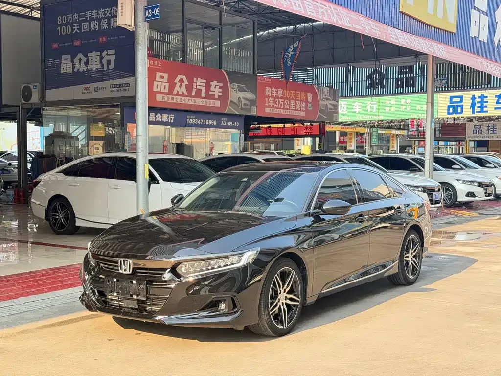 Honda Accord — фото 1