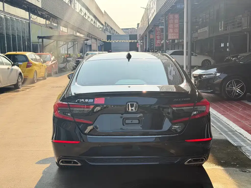 Honda Accord — фото 3