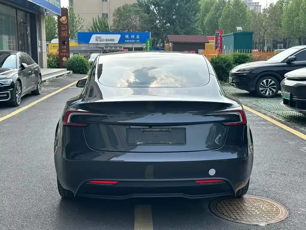 Tesla Model 3 — фото 6