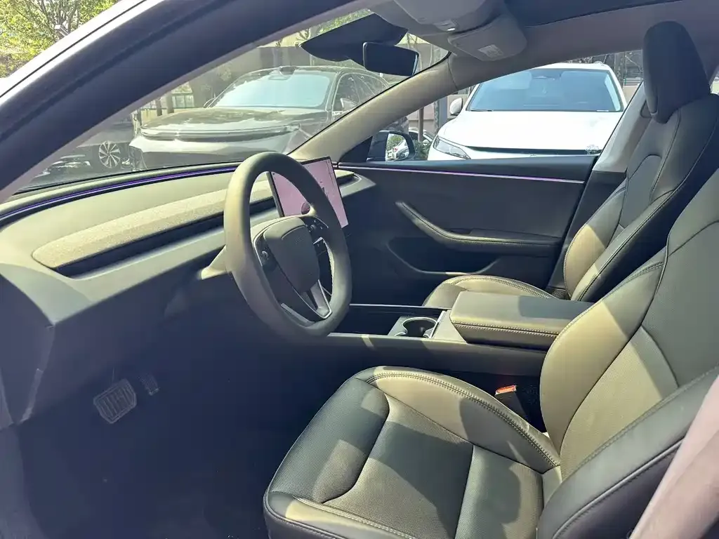 Tesla Model 3 — фото 3